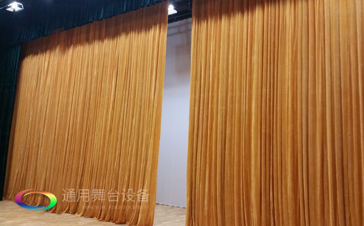 大幕類型、開啟方式！泰州舞臺大幕廠家——通用舞臺幕布，主要用于演出開始、結束的舞臺啟閉,有時也用作場幕使用