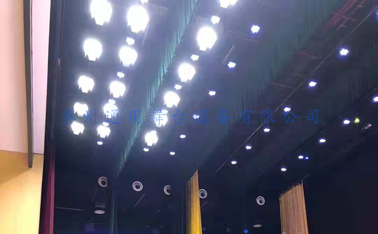 舞臺機械核心——舞臺吊桿機械設備！采用蝸輪蝸桿減速系統，磨擦系數小，傳動效率高！